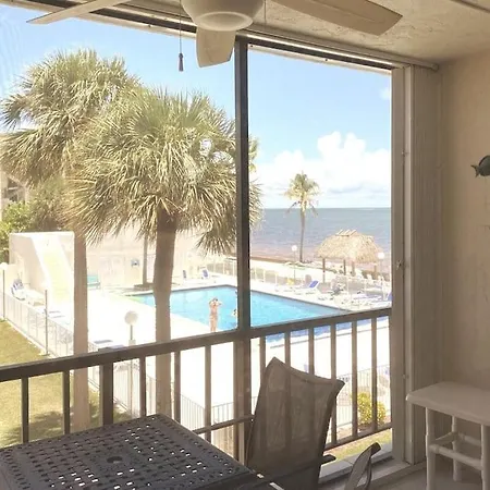 Pineapple Retreat, Serene Ocean View Escape #12